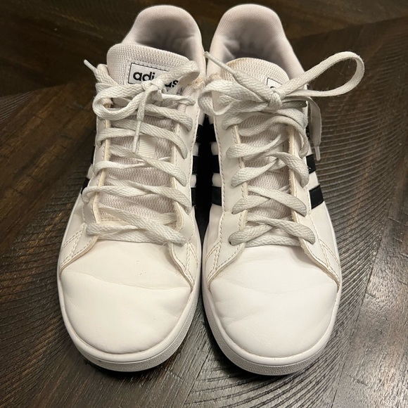 Adidas- USA size 5.5 - Picture 5 of 8